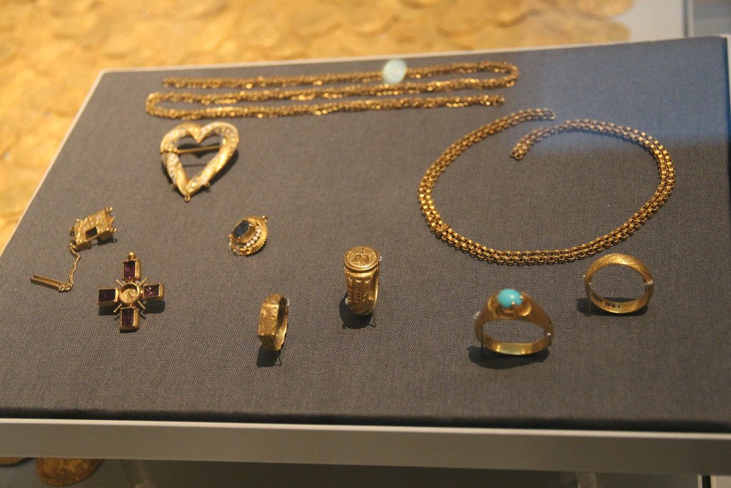 DEMO · Lote de joyería en oro 14k (anillos, pulseras y cadenas)