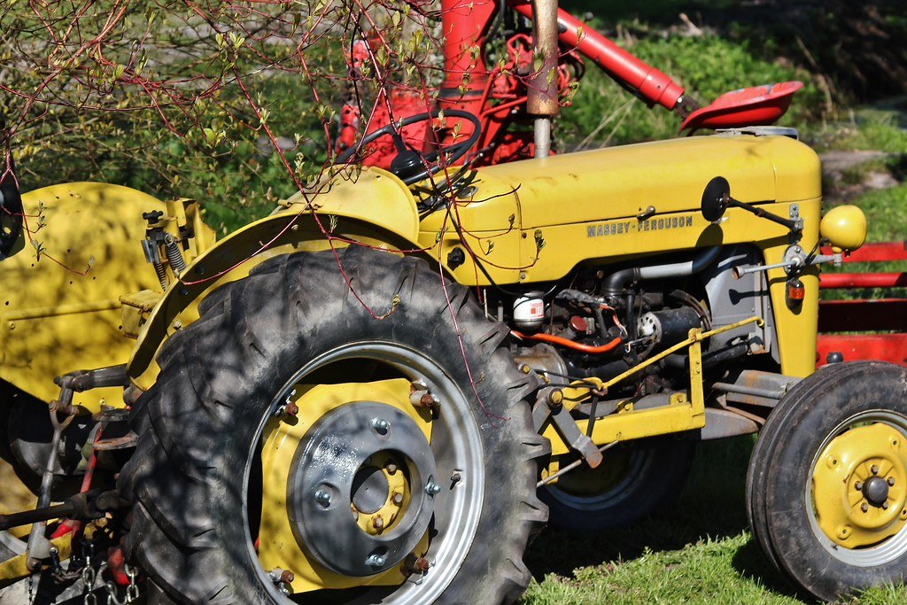 DEMO · Tractor agrícola clásico restaurado