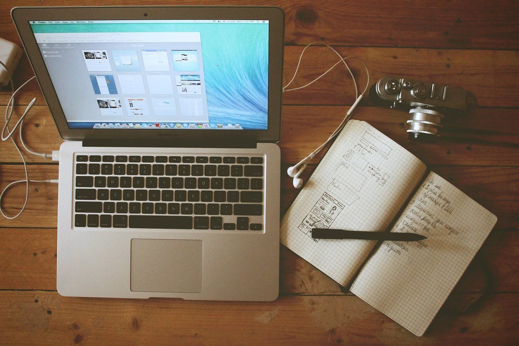 DEMO · Lote de 25 laptops corporativas (fin de arrendamiento)