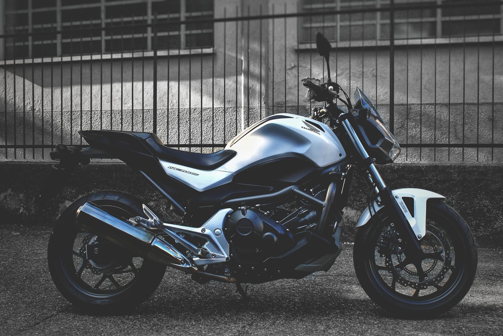 DEMO · Motocicleta touring 750 cc (2018)